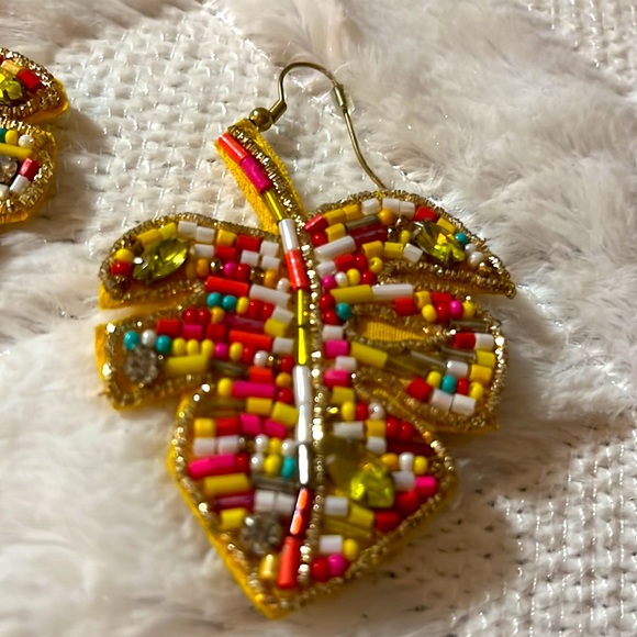 ⚠️ 🥳HP🥳 New! Gorgeous yellow and gold bead statement earrings! - Picture 4 of 4